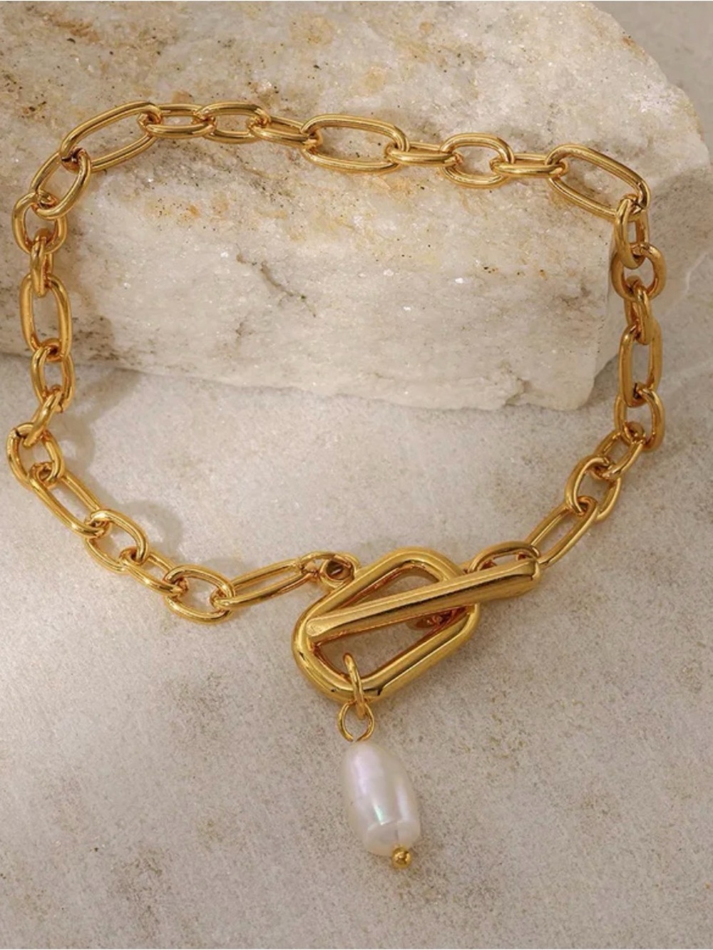 Toggle Freshwater Pearl Bracelet NWT 18KT Gold Plated PVD - Picture 2 of 3